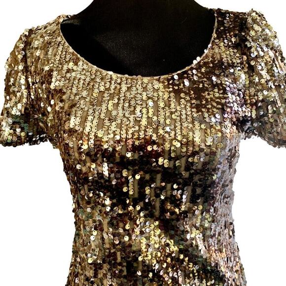 Forever 21 Gold Sequined Bodycon Short Sleeved Holiday Evening Dress size Medium - Picture 4 of 8